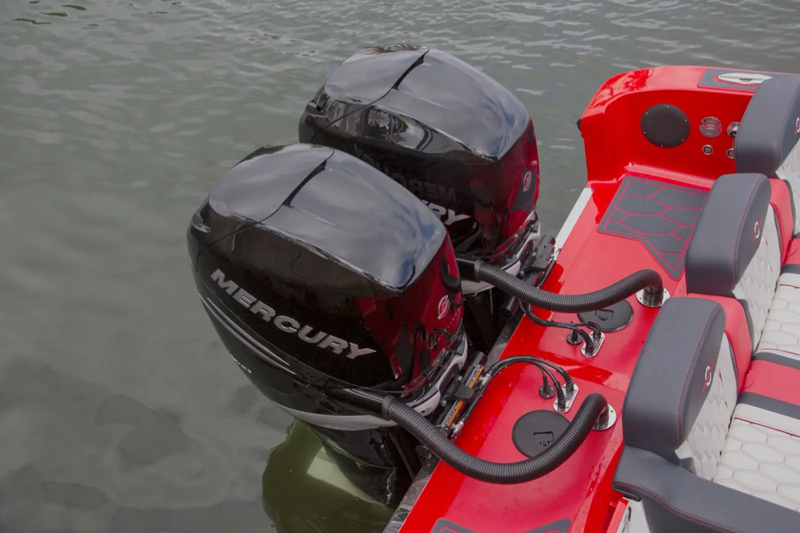 Fountains one of a kind positive Lift Hull featuring Double Step, Padded Keel, and Notch Transom delivers unmatched open throttle power and confident all weather handling