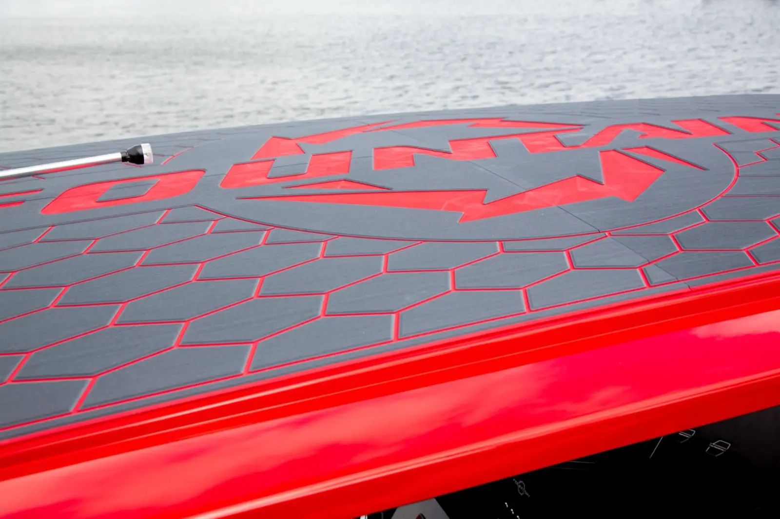 T-Top accented with Marine-mat moisture wicking coverage, with hex-clad design and Fountain logo accent