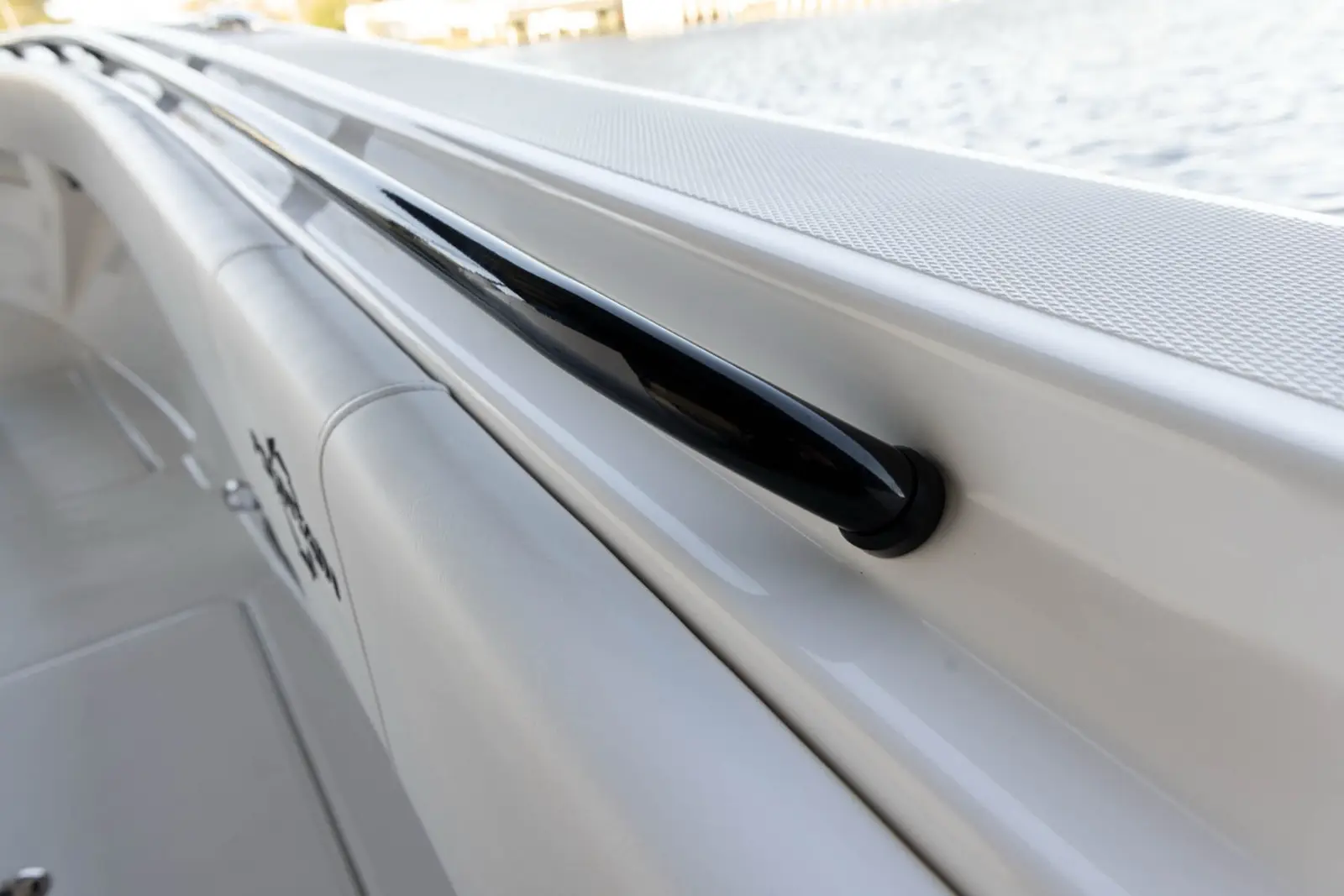 Recessed gunwale rails keep the fishing deck clutter-free and offers more usable deck space while providing added stability for anglers.